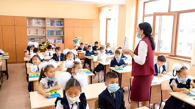 «Ұстаздардың да жеке өмірі бар». Министр мұғалімге 18:00-ден кейін жазатын ата-аналарға үндеу жасады