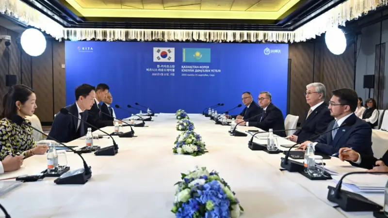 Токаев обсудил с руководством Hanwha Group новые проекты в Казахстане