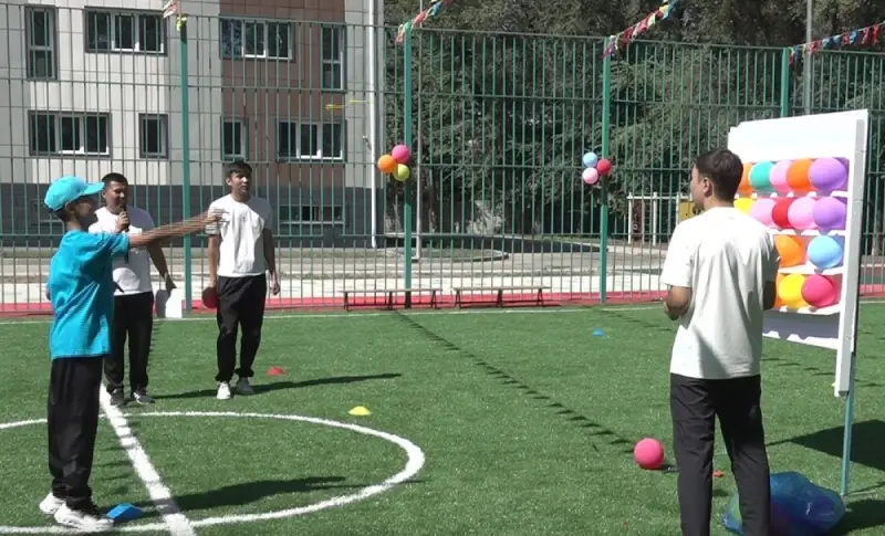 Вместе сильнее: родители и дети вышли на спортивную площадку
