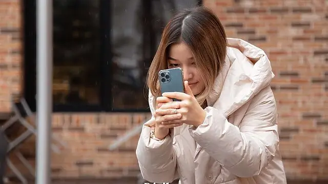 Клиент пен қызметкердің суретін келісімсіз Instagram-ға салуға бола ма? Заңгер түсіндірді