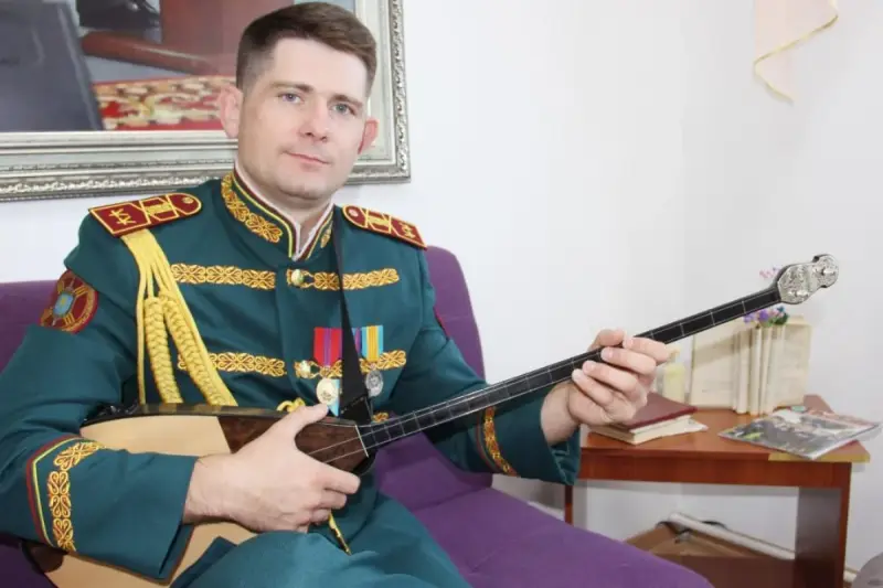 Ұлттық ұландағы қос өнерпаз қазақ тілін құрметтеудің үлгісін көрсетіп жүр