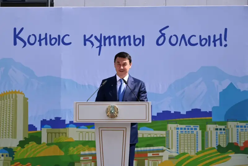 В Алматы очередникам передадут тысячу новых квартир