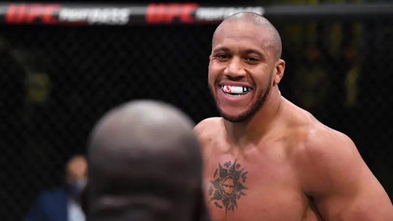 Дана Уайт: «Сирил Ган не является абсолютным чемпионом UFC»