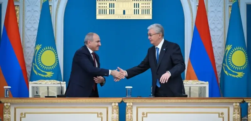 Тоқаев Армения елінің басшыларын Тәуелсіздік күнімен құттықтады