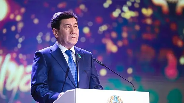 Ерлан Қошанов Қазақстан Халық кеңесін басқарады