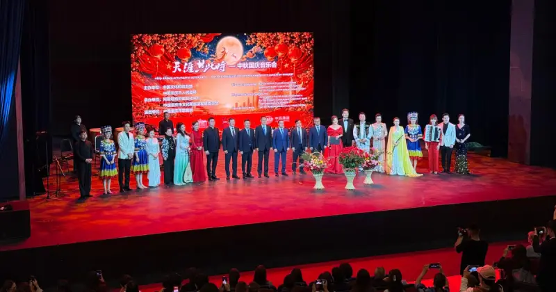   Чунцин опера театрының өнерпаздары Астанада өнер көрсетті   