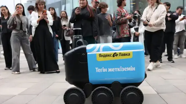 Енді Алматыда Яндекс Лавка тапсырыстарын робот жеткізеді