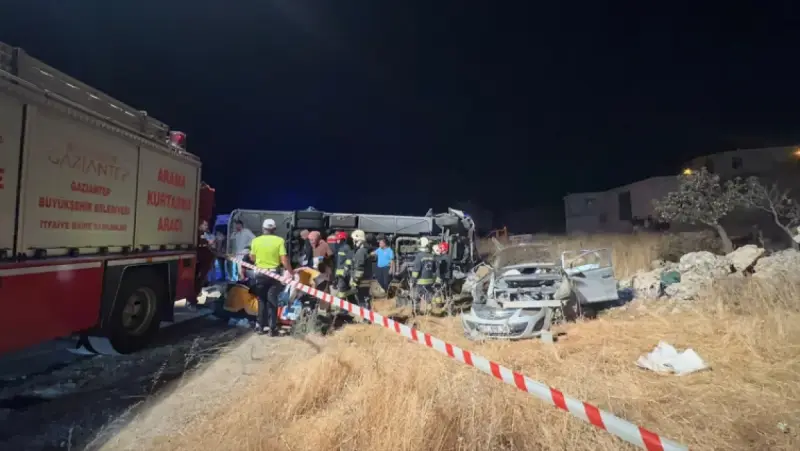 Жуткое ДТП в Турции: семь человек погибли, 16 пострадали