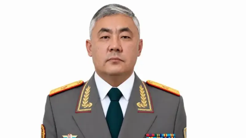 От командира взвода до министра обороны: кто такой Айдос Мырзахметов