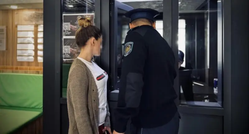 Казахстанку арестовали за поведение в соцсетях в день траура