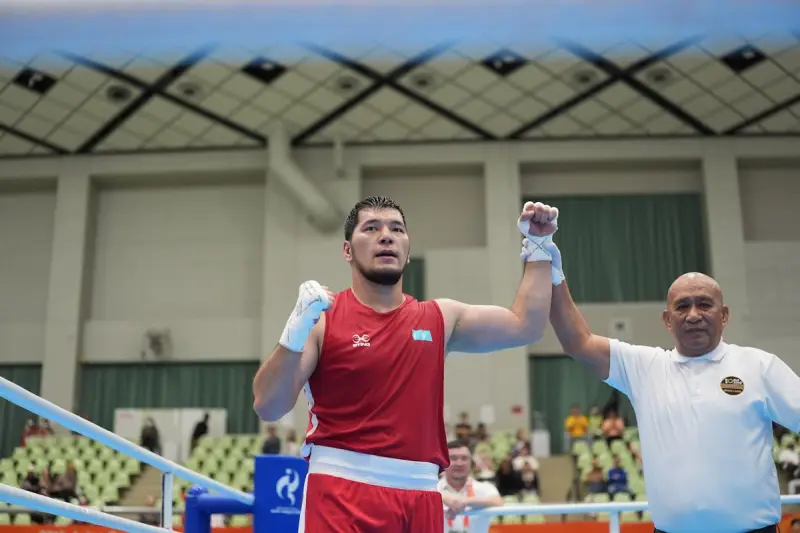 Боксер Айбек Оралбай пробился в финал Азиады-2026