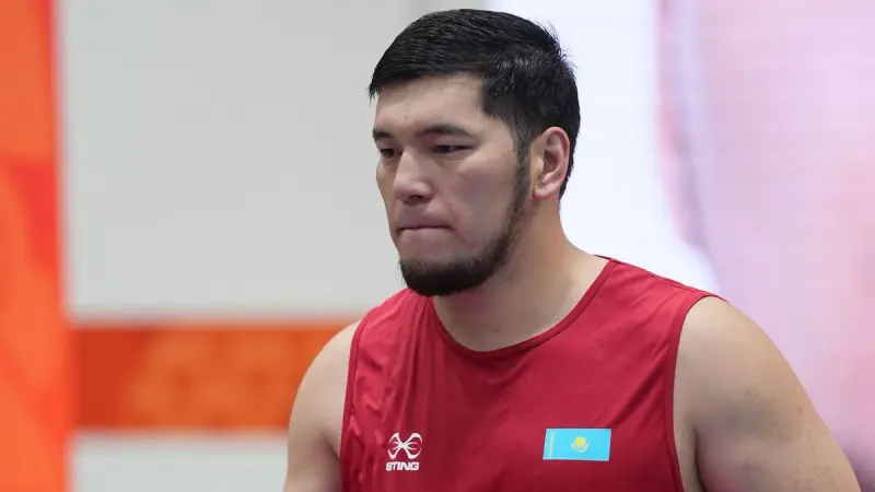 Айбек Оралбай разгромил соперника и вышел в финал Азиады-2026