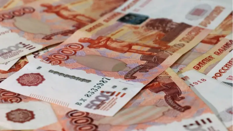 Ресей ЕАЭО елдеріне 1 млн рубльден астам қолма-қол ақша шығаруға тыйым салды