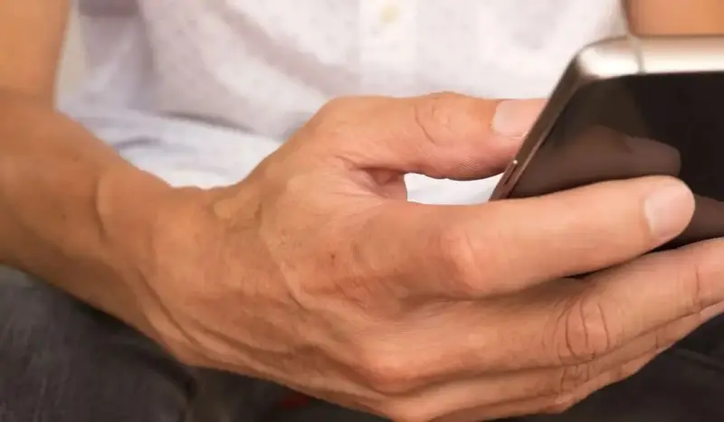За посты в Instagram и фото в WhatsApp казахстанцев обязали выплатить компенсации