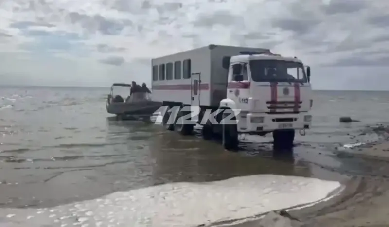 Тела двух пропавших рыбаков нашли спустя неделю на озере Зайсан в ВКО (ВИДЕО)