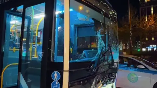 Астанада автобус пен электрокар соқтығысып, төрт адам зардап шекті