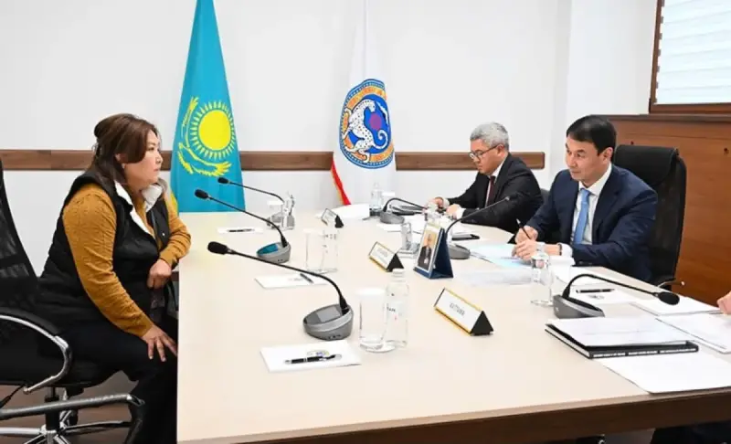 Қала инфрақұрылымы: Алматы әкімі тұрғындарды қабылдады