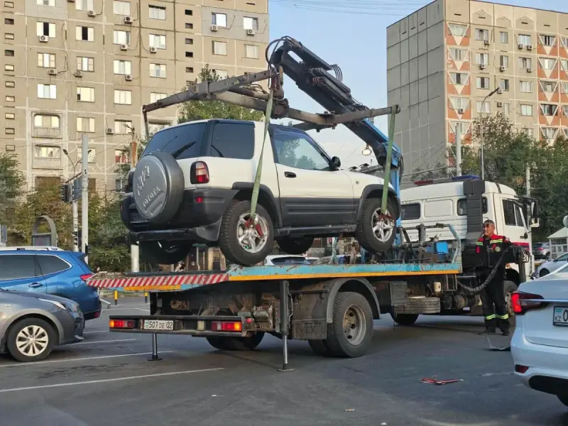 Алматыда арнайы тұрақта көлік сақтау үшін ақы алына бастайды