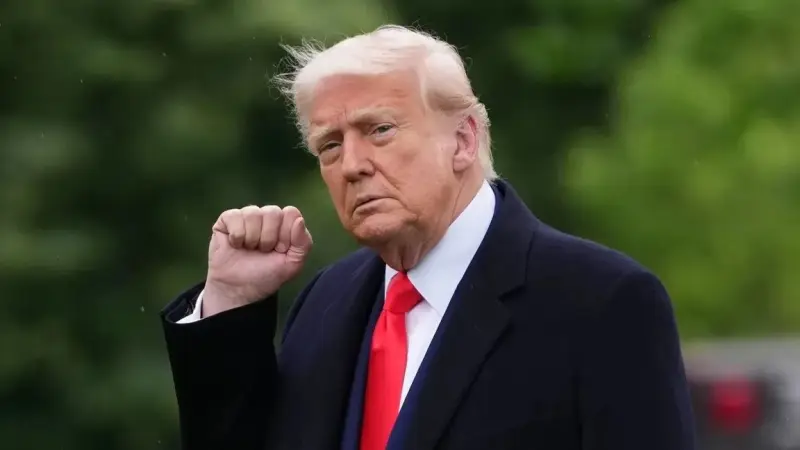 «Жасанды» емес, «суперинтеллект»: Трамп жаңа термин енгізді