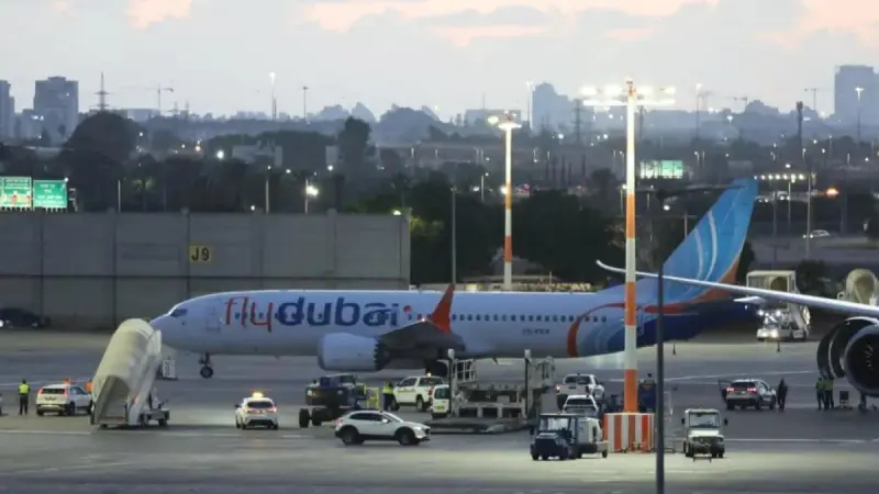 Напал с ножом и пытался разбить самолет: стали известны подробности рейса Flydubai