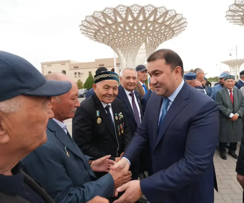 Түркістан облысының әкімі қазыналы қарттарға құрмет көрсетті