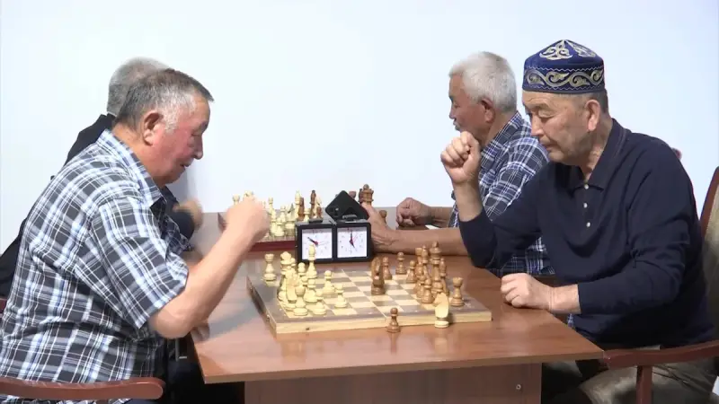 В честь дня пожилых людей партия «Әділет» проводит праздничные мероприятия во всех регионах страны