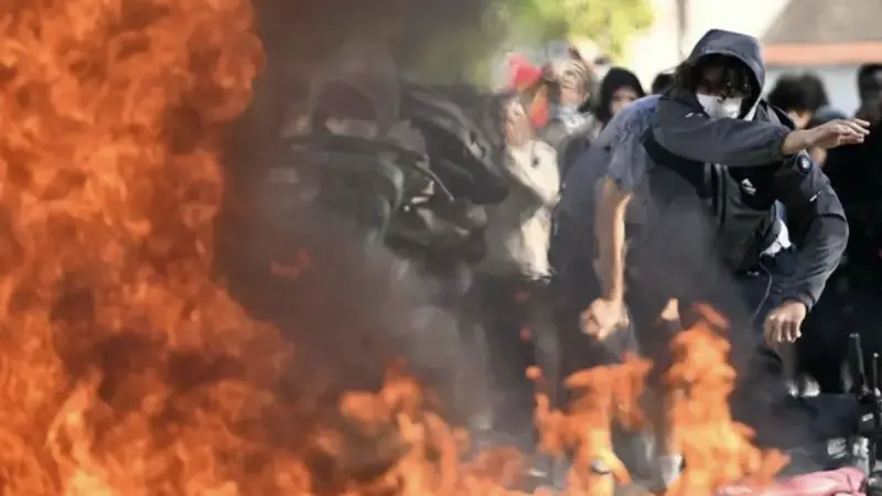 Школьные протесты во Франции
