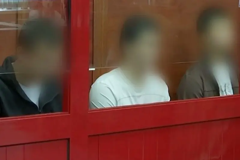 По делу об убийстве 24-летнего парня судят троих жителей Алматинской области