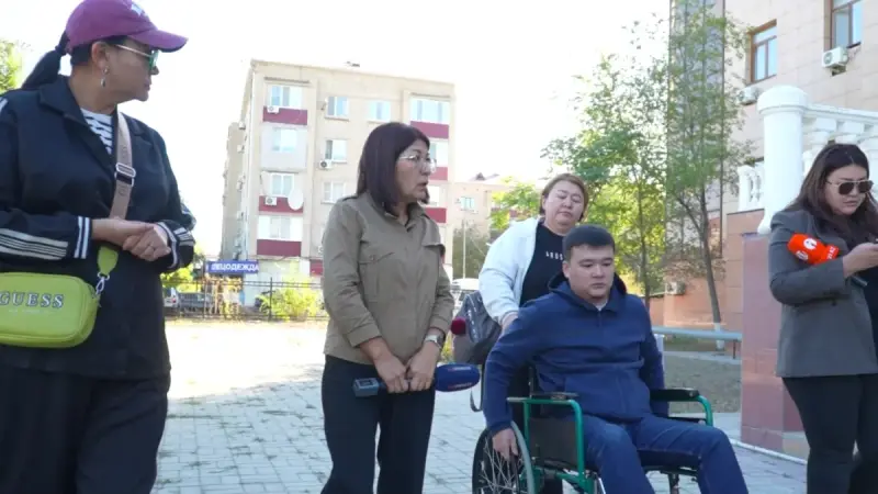 Атырауда өндірістік жарақаттан мүгедек болып қалған 22 жастағы жігіт әділдік талап етеді