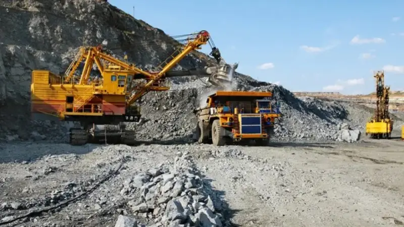 Ұлытаудағы карьерден миллиондаған теңгенің марганец кенін заңсыз шығарғандар ұсталды