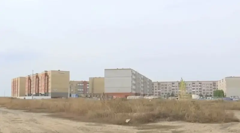 Новостройки среди бездорожья: жители Актобе пожаловались на транспортную проблему