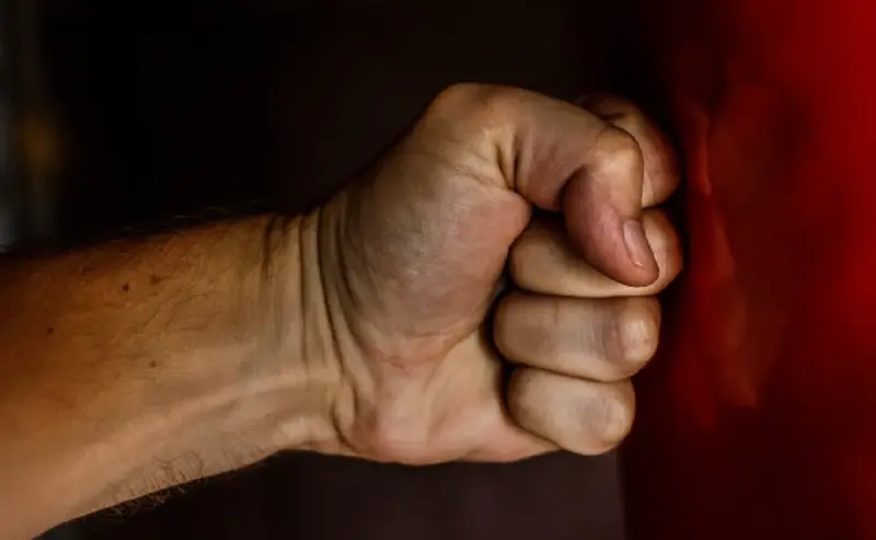 Кровавая расправа средь бела дня: в Таразе 24-летний парень погиб после нападения