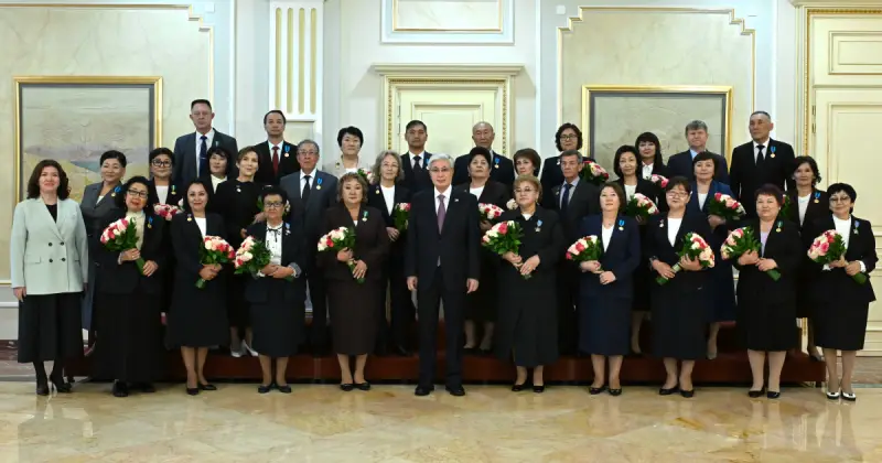   Президент білім саласындағы қызметкерлерді мемлекеттік наградамен марапаттады   
