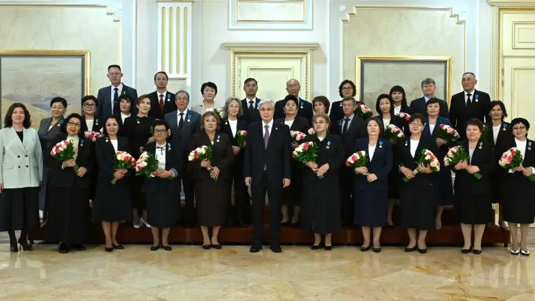 Ұстаздар күні: Үздік педагогтерге мемлекеттік награда берілді