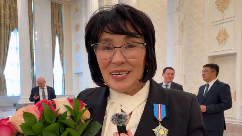 «Ұстаздың ең басты міндеті – үлгі болу»: Президенттен марапат алған ұстаз AI туралы айтты