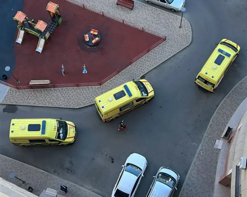 Лифт рухнул с третьего этажа в Атырау