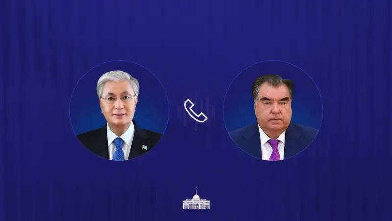 Глава государства провел телефонный разговор с Эмомали Рахмоном