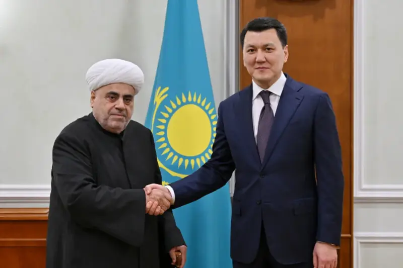 Вице-президент Ерлан Карин встретился с участниками заседания Секретариата Съезда лидеров мировых и традиционных религий