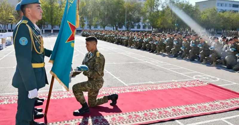   Алматы облысында 600-ге жуық десантшы Жауынгерлік тумен қоштасты   