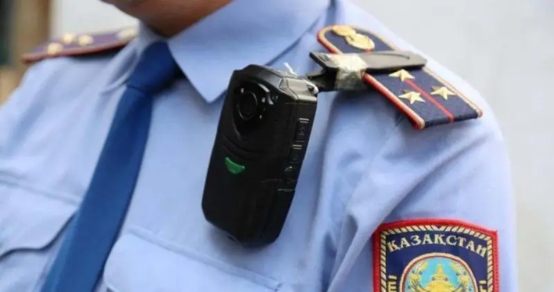 Өскеменде әдепсіз әрекетке ескерту жасаған полицей қаза тапты