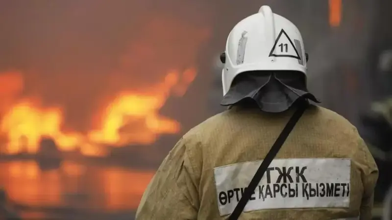 Қарағандыда бес қабатты үй өртеніп, тұрғындар эвакуацияланды