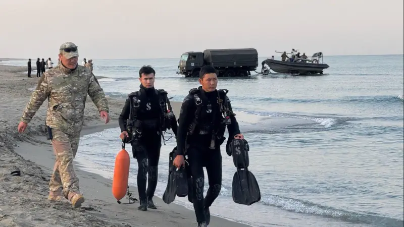 Бывшего главкома ВМС арестовали по делу о гибели 14 военнослужащих на Каспии
