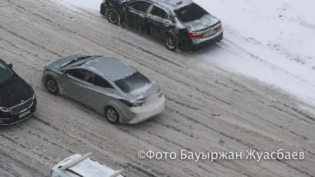 Қазақстанның алты өңірінде жүргізушілерге қар жауатыны туралы ескерту жасалды