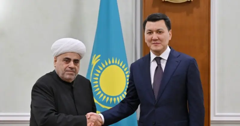   Ерлан Қарин Әл-Азһар және әлемдік діни ұйымдар өкілдерімен кездесті   