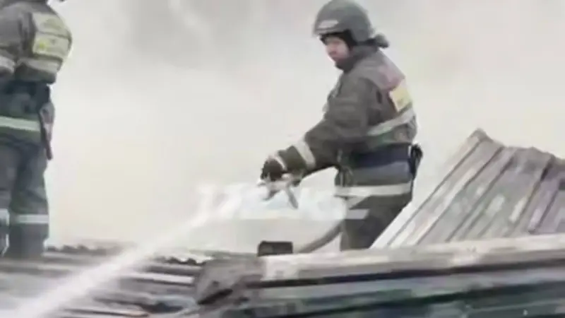 Столярный цех загорелся в Семее