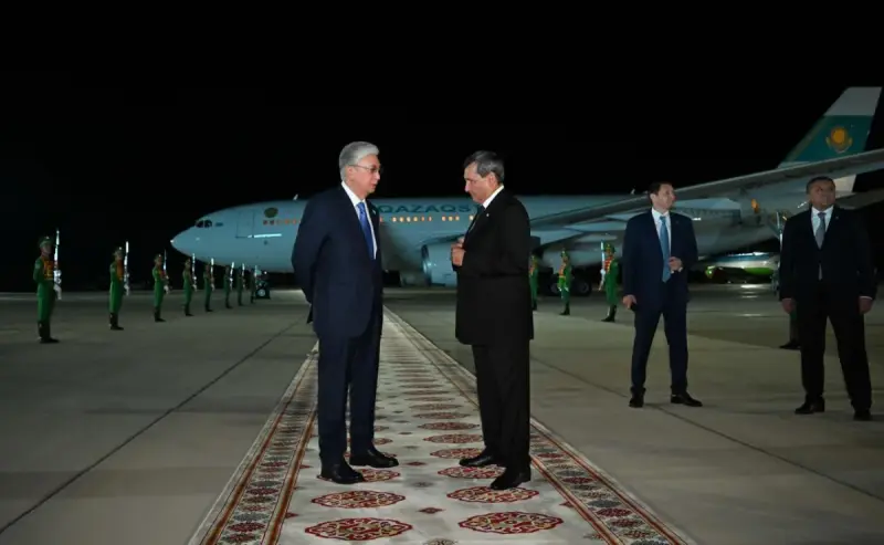 Касым-Жомарт Токаев с рабочим визитом прибыл в Туркменистан