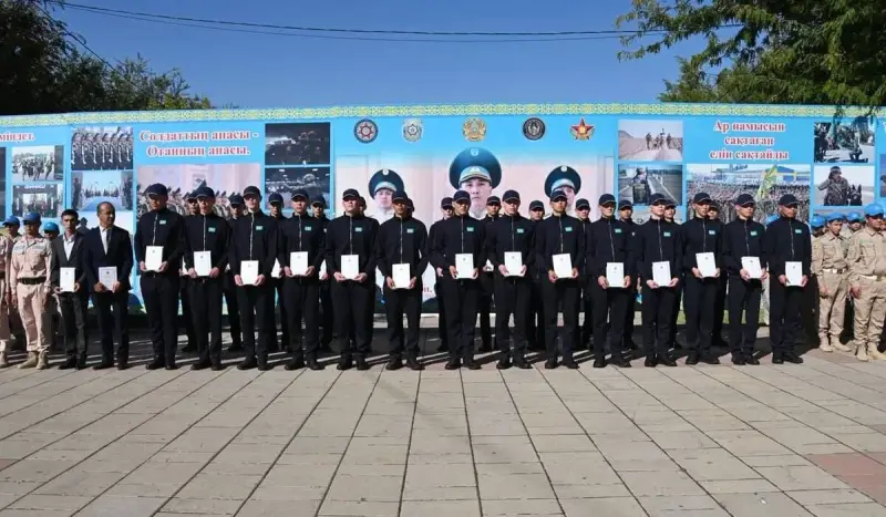 Из Шымкента в армию отправились еще 27 граждан