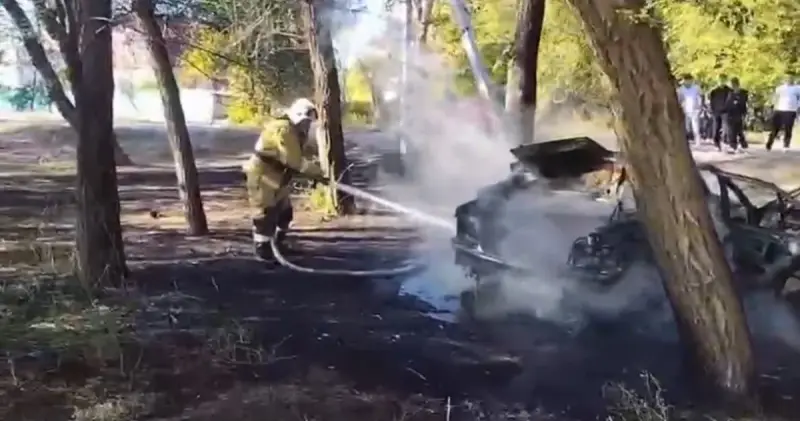 Алматыда көлік өртенді