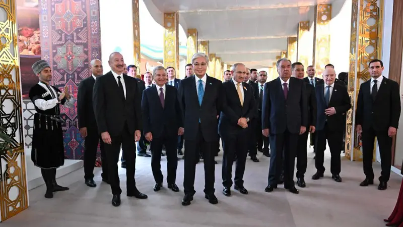 Тоқаев пен ТМД елдерінің басшылары ұлттық тағамдар фестивалін тамашалады