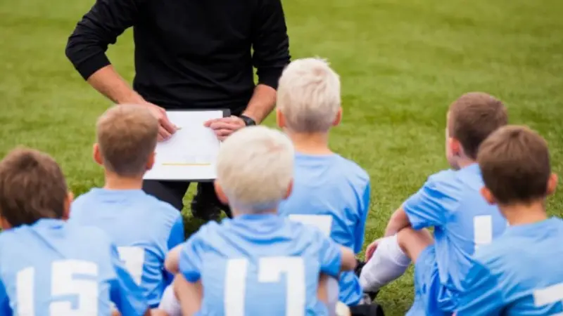 «Испаниядағы турнирге алып барамын»: Астанада балалар бапкері сотталды